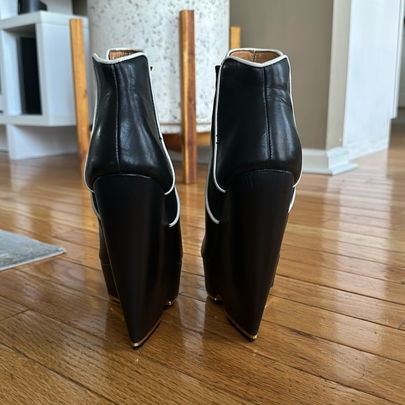 L.A.M.B DIVA WEDGE platform booties - Picture 4 of 4